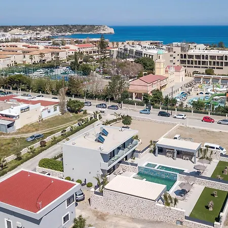 Calma Luxury Villa *